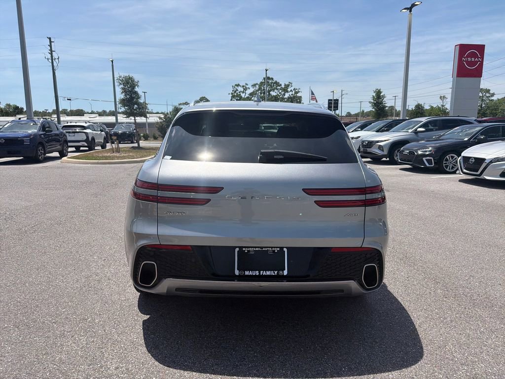 Used 2025 Genesis GV70 2.5T AWD/4WD image 6