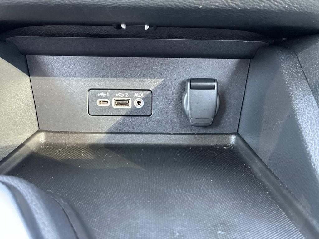 Certified 2023 Nissan Sentra SV FWD image 29