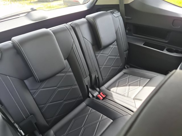 Used 2025 Volkswagen Atlas SE FWD image 26