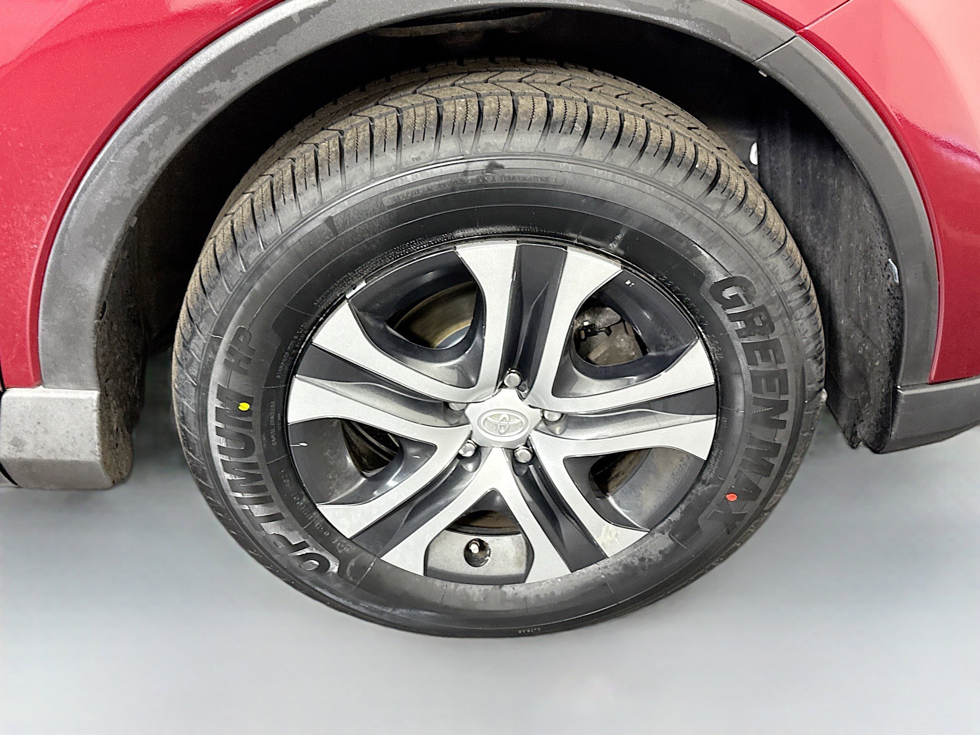 Used 2018 Toyota RAV4 LE image 31