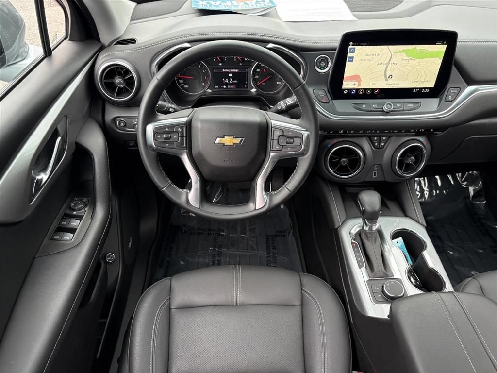 Used 2024 Chevrolet Blazer LT w/ Sound & Technology Package FWD image 21