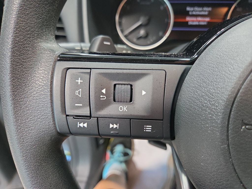 Used 2023 Nissan Rogue SV AWD/4WD image 31