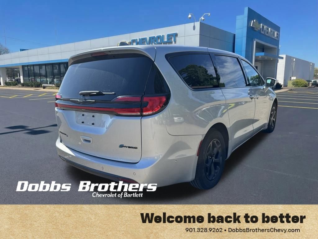 Used 2022 Chrysler Pacifica Limited w/ Uconnect Theater Family Group FWD image 7