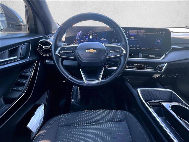 Used 2025 Chevrolet Equinox LT w/ Safety and Technology Package FWD image 7