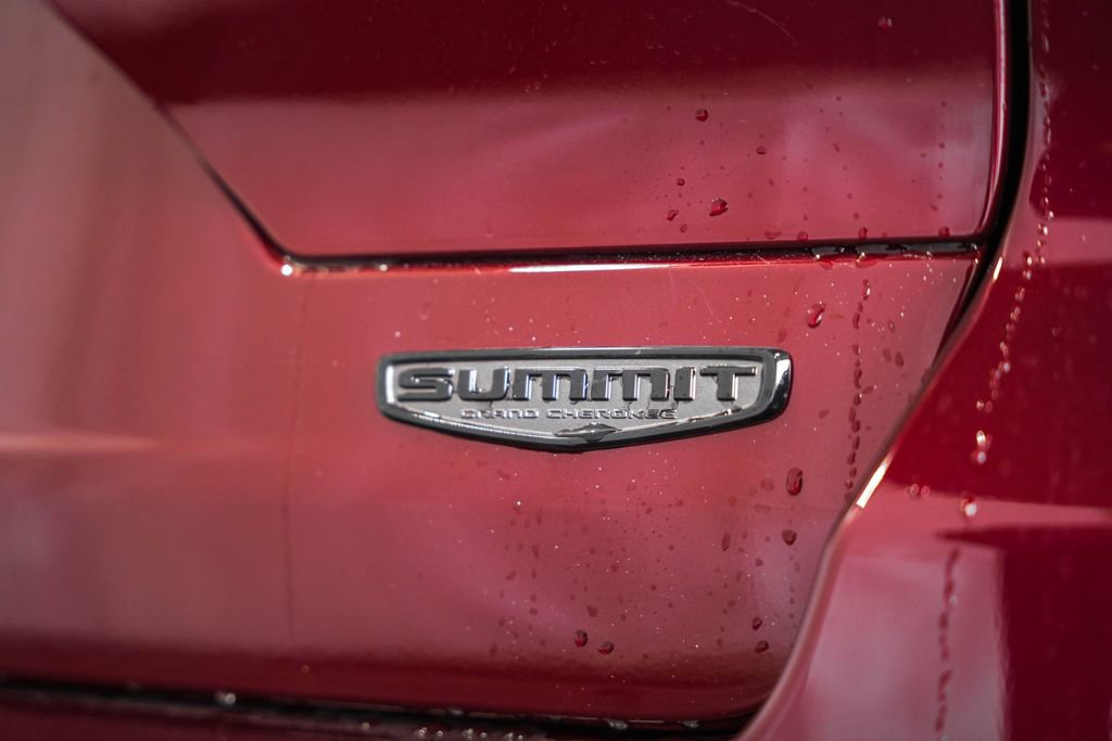 New 2025 Jeep Grand Cherokee Summit image 7