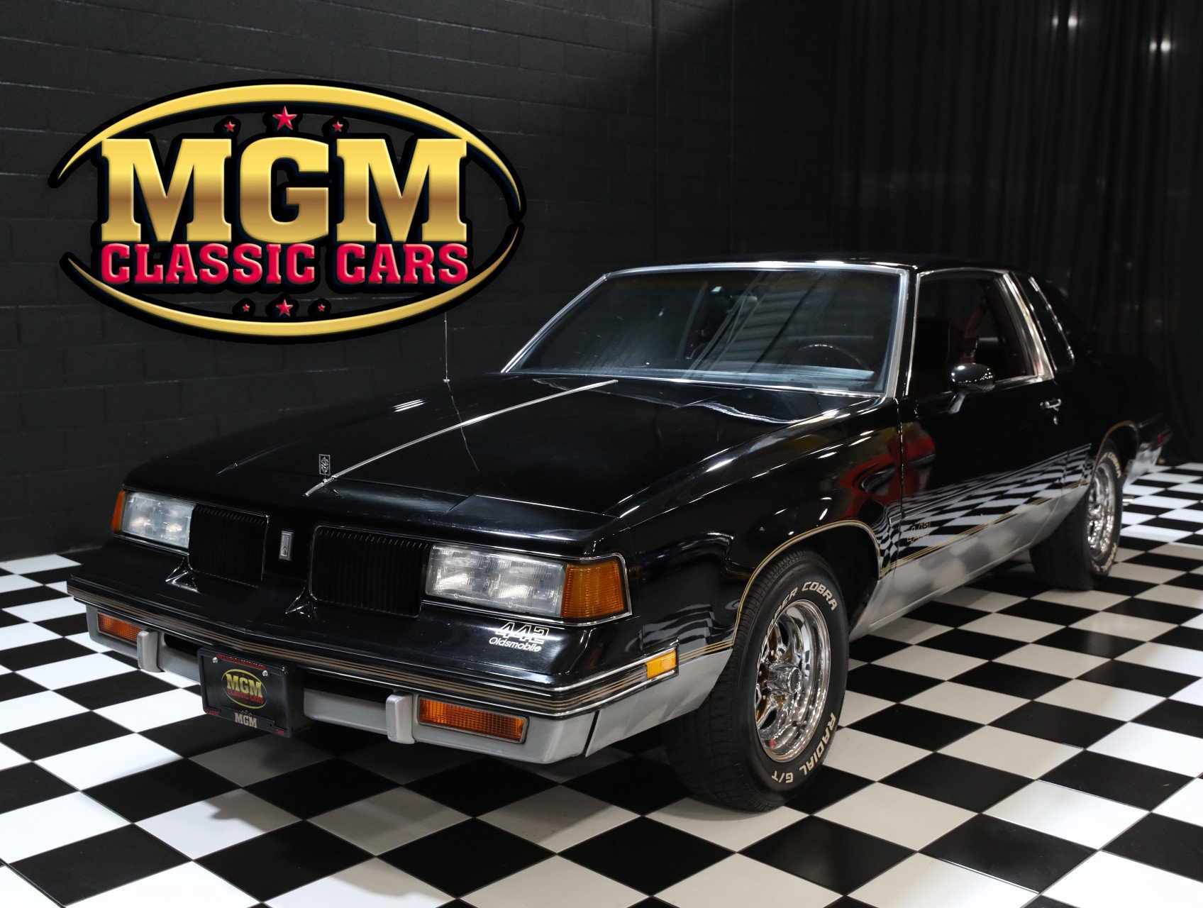 Used 1987 Oldsmobile Cutlass Supreme Salon RWD image 1