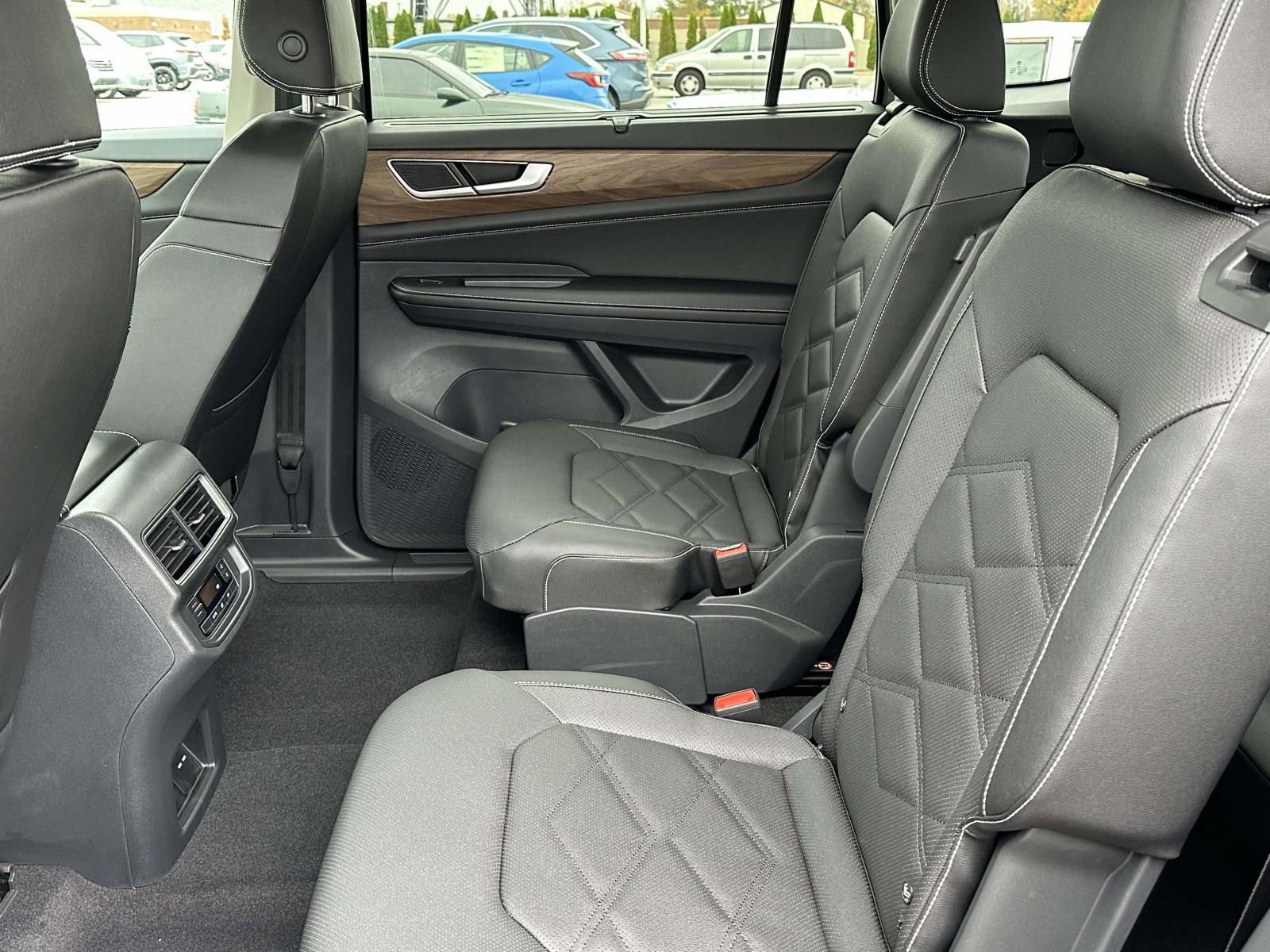 New 2026 Volkswagen Atlas SE image 13