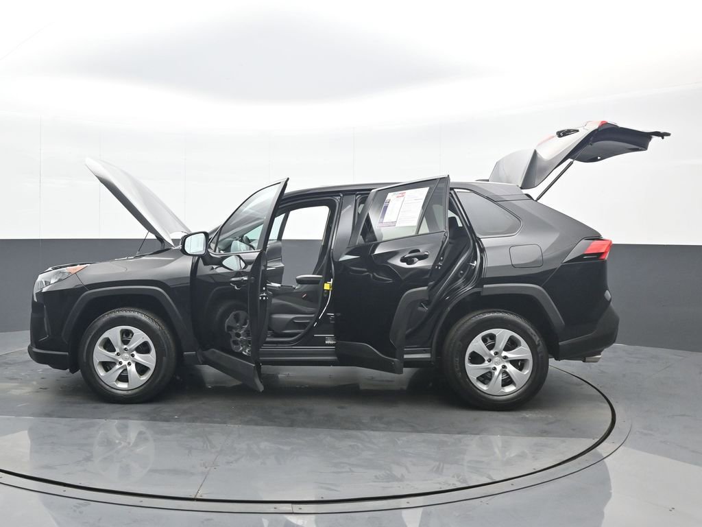 Used 2022 Toyota RAV4 LE image 37