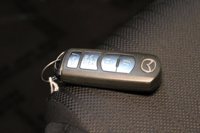 Used 2014 MAZDA MAZDA3 i Sport FWD image 11