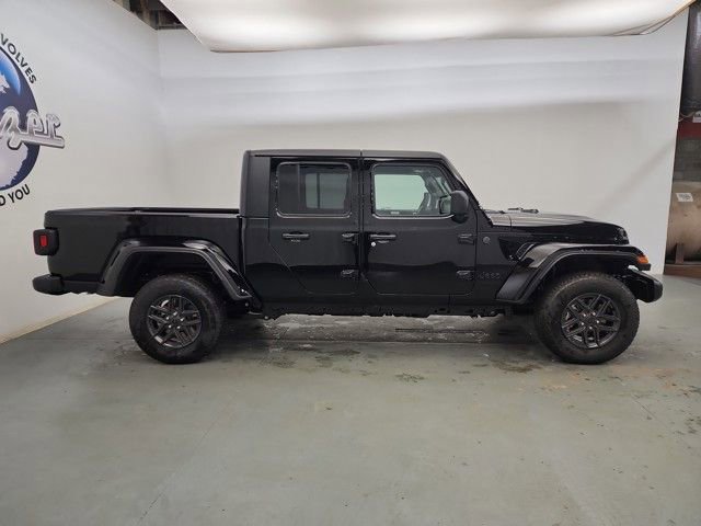 New 2025 Jeep Gladiator Sport image 8