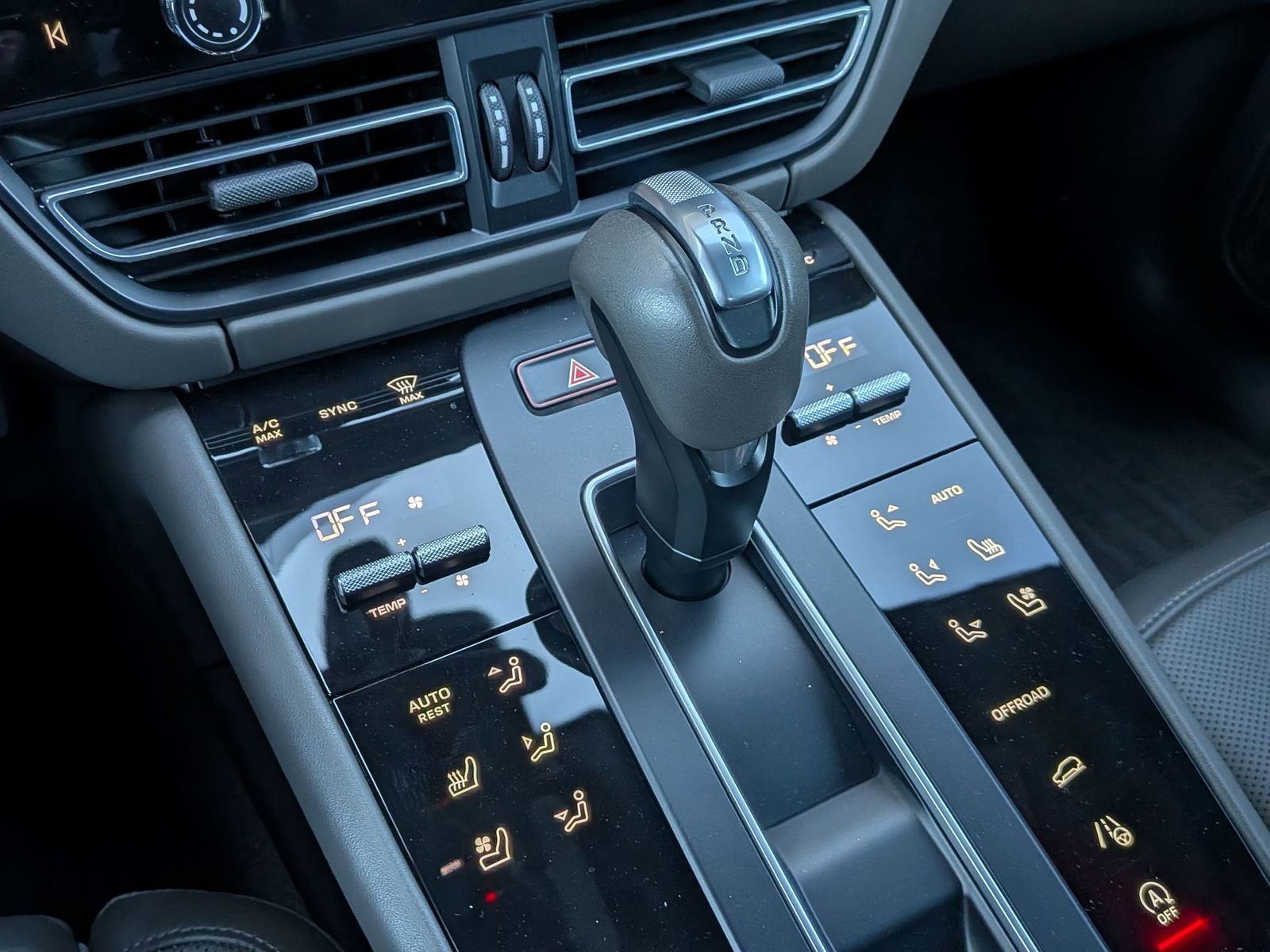 Certified 2024 Porsche Macan GTS image 21