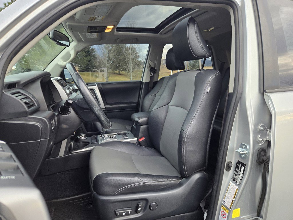 Used 2016 Toyota 4Runner SR5 Premium image 11