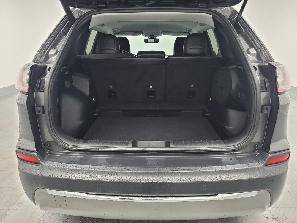 Used 2020 Jeep Cherokee Limited image 29