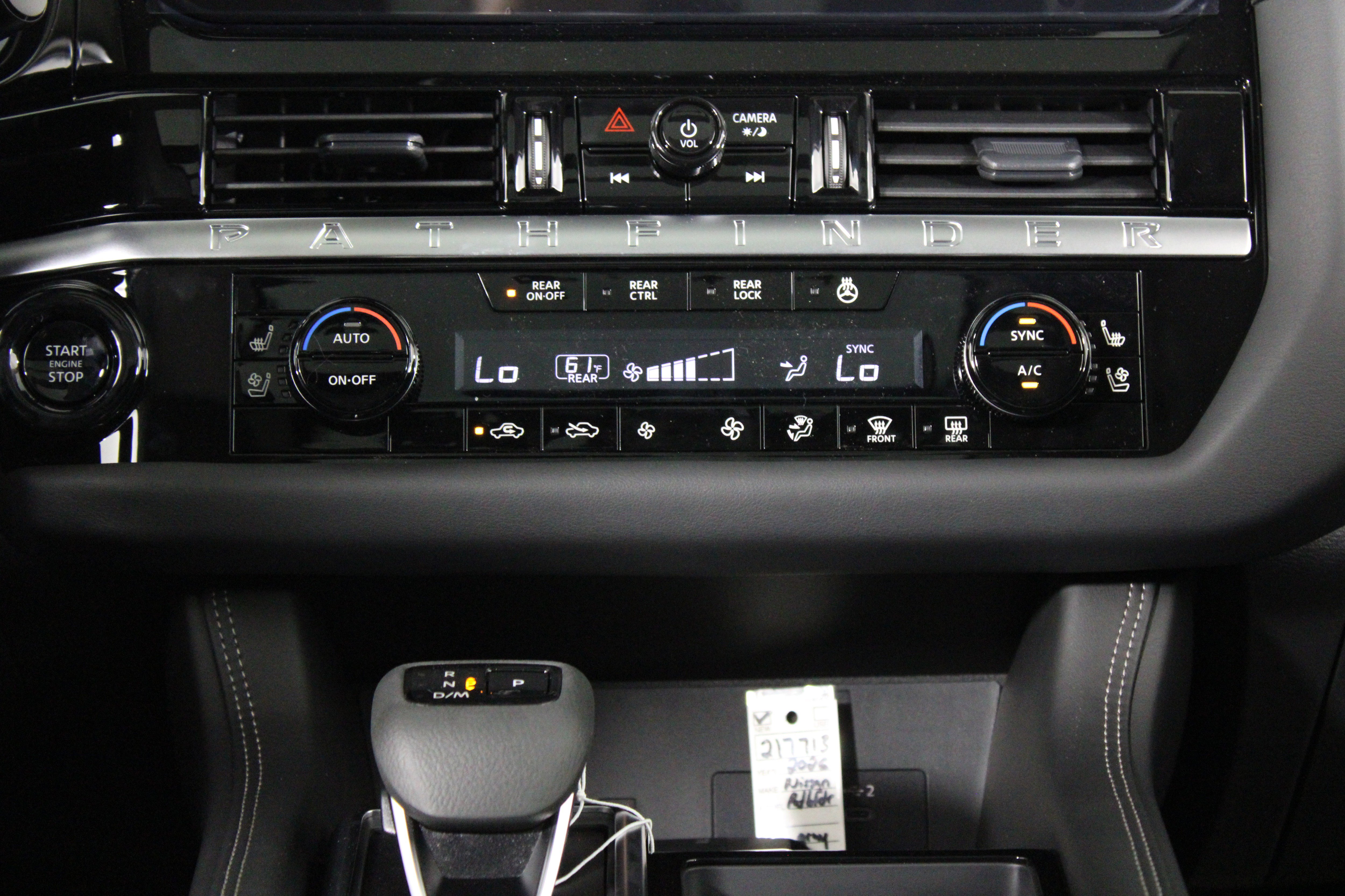 New 2026 Nissan Pathfinder Platinum w/ Accent Package FWD image 17