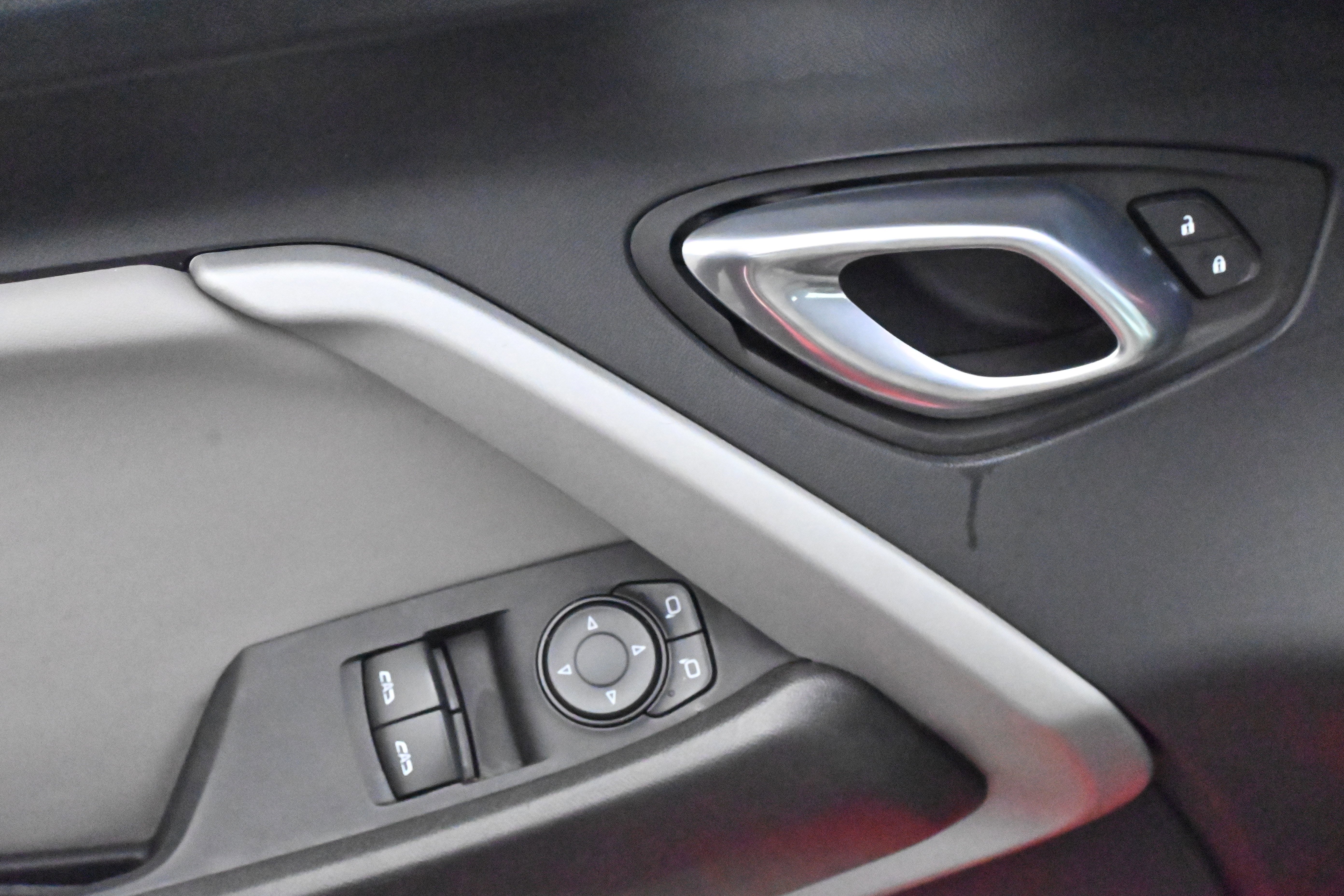 Used 2023 Chevrolet Camaro LT image 28