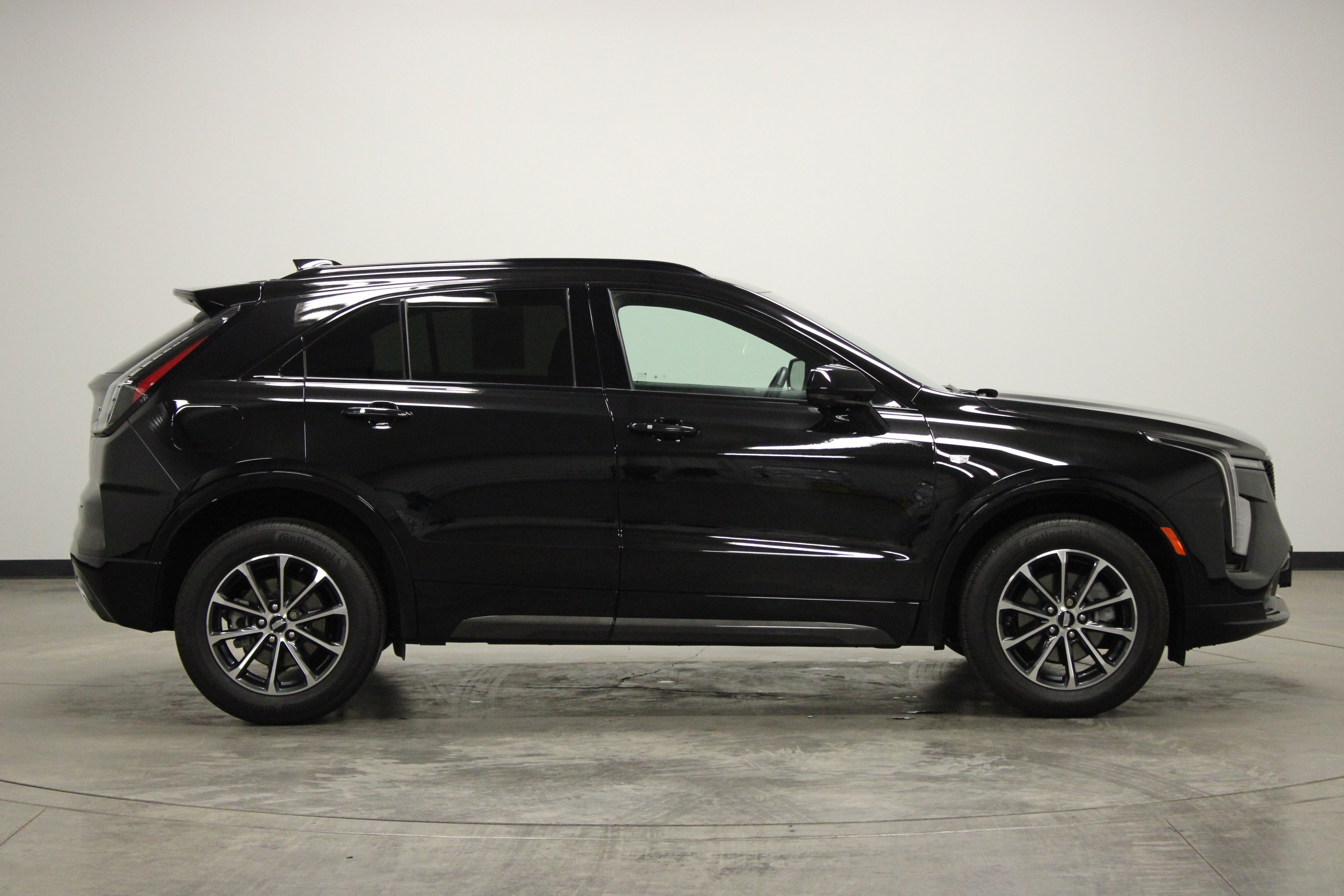 Used 2025 Cadillac XT4 Sport image 9