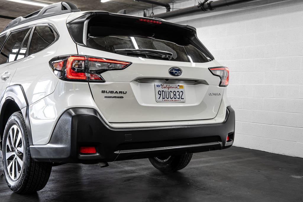 Used 2023 Subaru Outback Premium image 15
