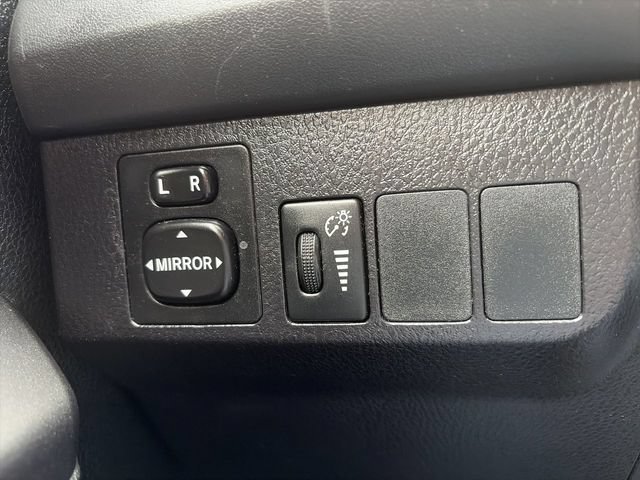 Used 2016 Toyota RAV4 LE AWD/4WD image 18