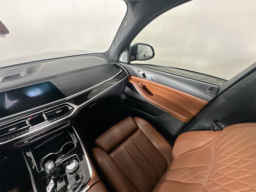 Used 2019 BMW X7 xDrive50i w/ Dynamic Handling Package image 11
