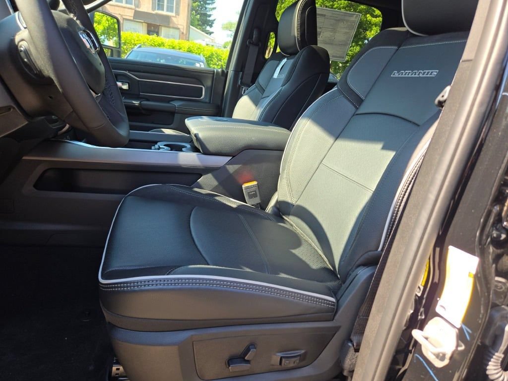New 2026 RAM 2500 Laramie AWD/4WD image 37
