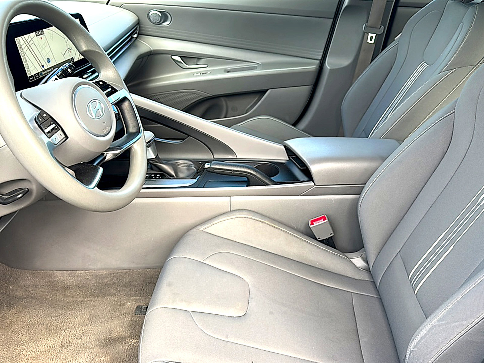 Used 2024 Hyundai Elantra SEL FWD image 13