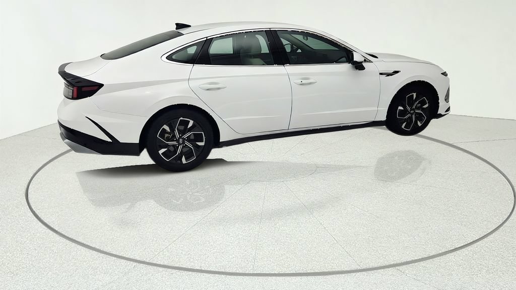 Used 2025 Hyundai Sonata SEL FWD image 7