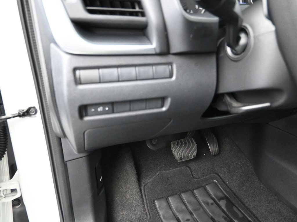 Used 2021 Nissan Rogue S image 12