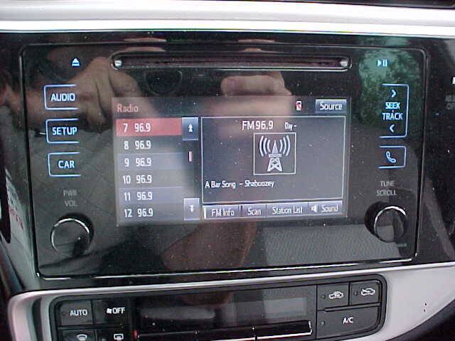 Used 2017 Toyota Corolla LE FWD image 20