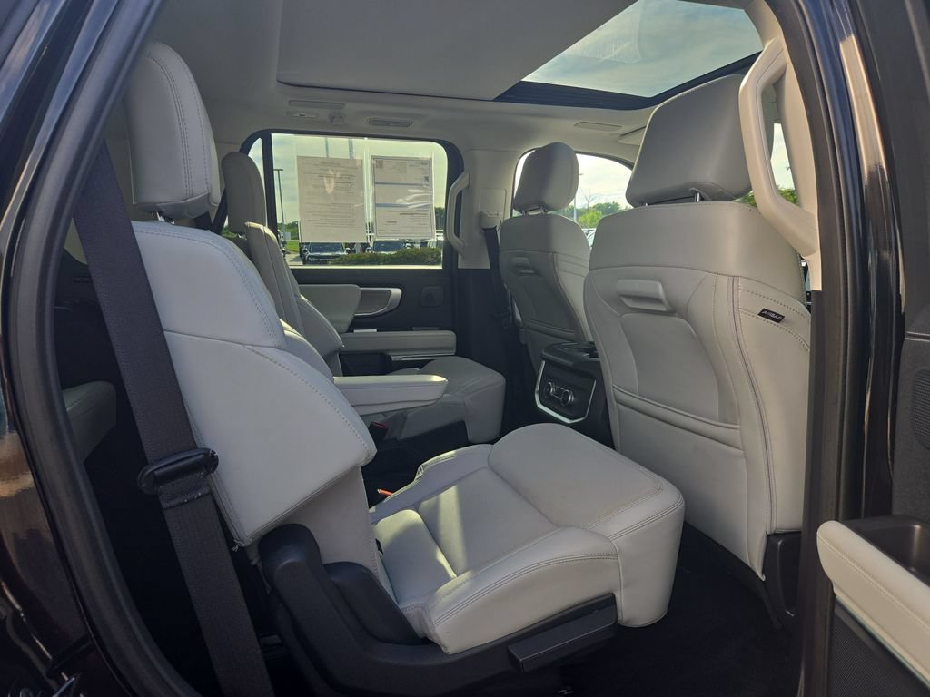 Certified 2025 Ford Expedition Platinum w/ Driver's Package AWD/4WD image 31