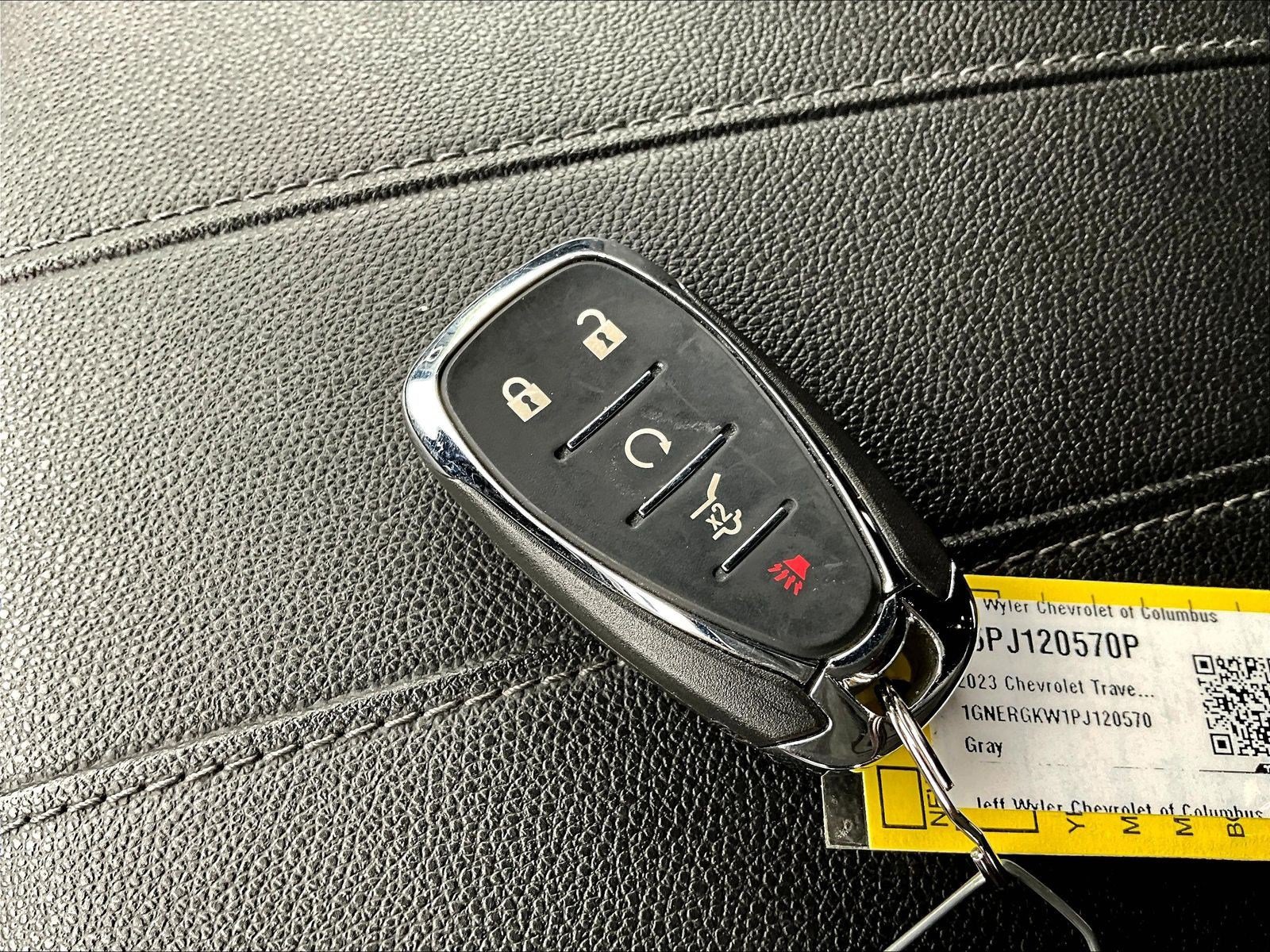 Used 2023 Chevrolet Traverse LT FWD image 33