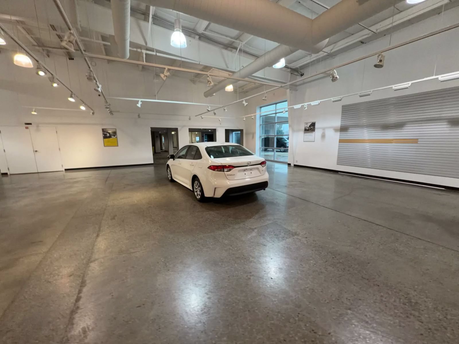 Used 2025 Toyota Corolla LE FWD image 15