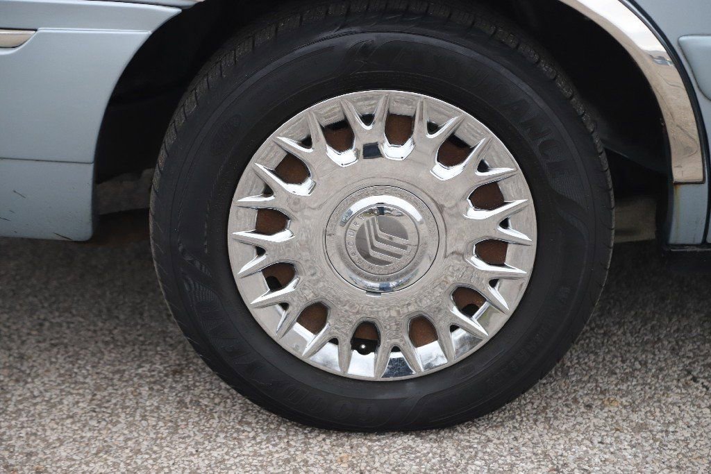 Used 2004 Mercury Grand Marquis GS image 39