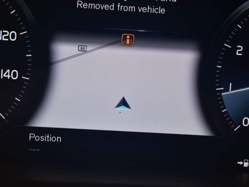 Used 2020 Volvo XC60 T6 Inscription w/ Protection Package Premier image 10