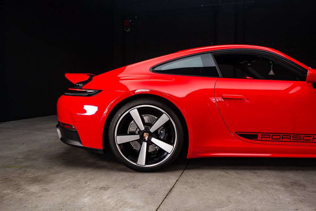 Used 2025 Porsche 911 Carrera RWD image 21