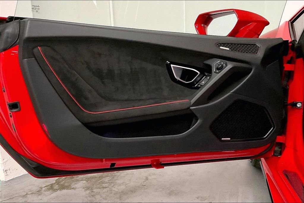 Used 2021 Lamborghini Huracan EVO RWD image 19