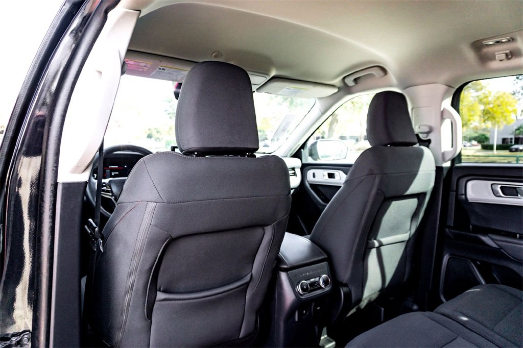 Used 2025 Ford Explorer Active image 28