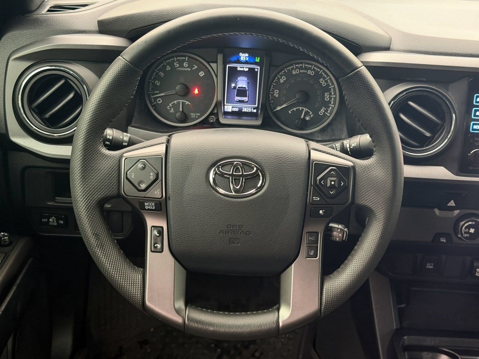 Used 2019 Toyota Tacoma TRD Off-Road RWD image 11