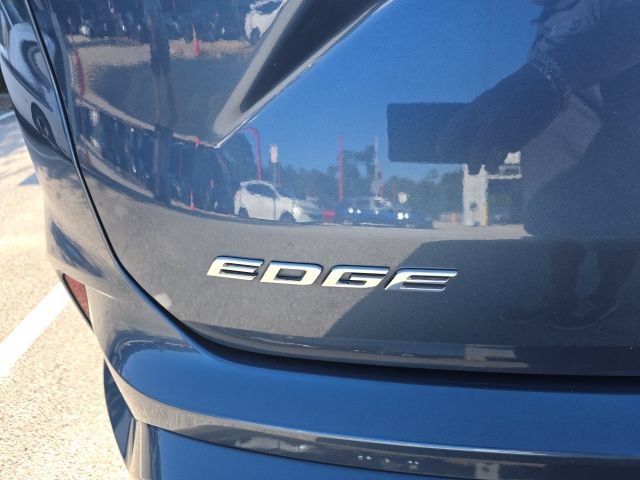 Used 2019 Ford Edge Titanium w/ Equipment Group 301A FWD image 6