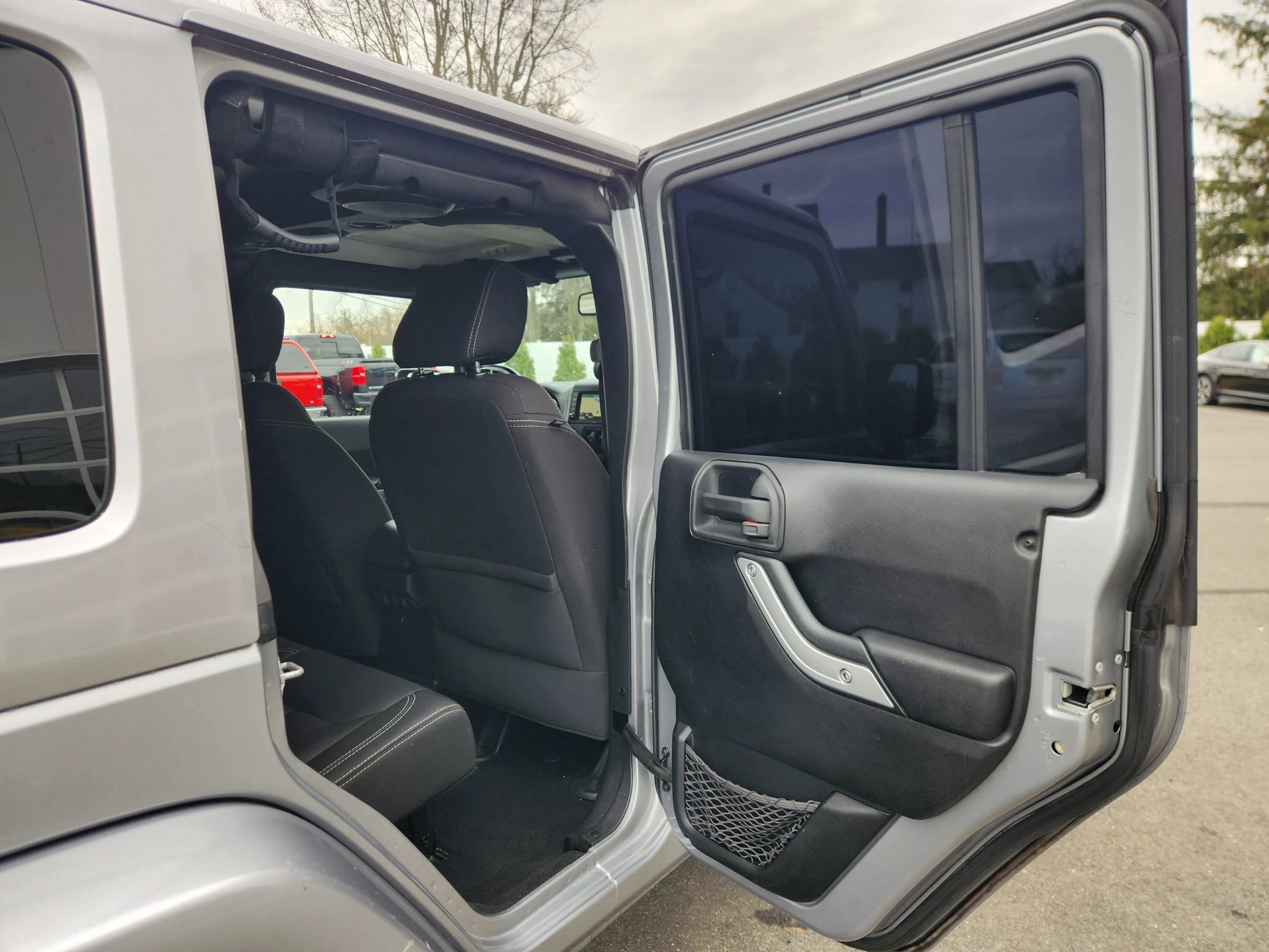 Used 2014 Jeep Wrangler Unlimited Sahara w/ Max Tow Package image 40