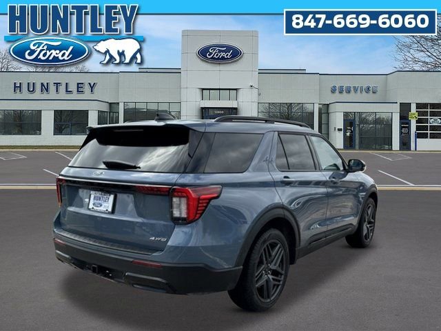 Used 2025 Ford Explorer ST-Line w/ Premium Package image 5
