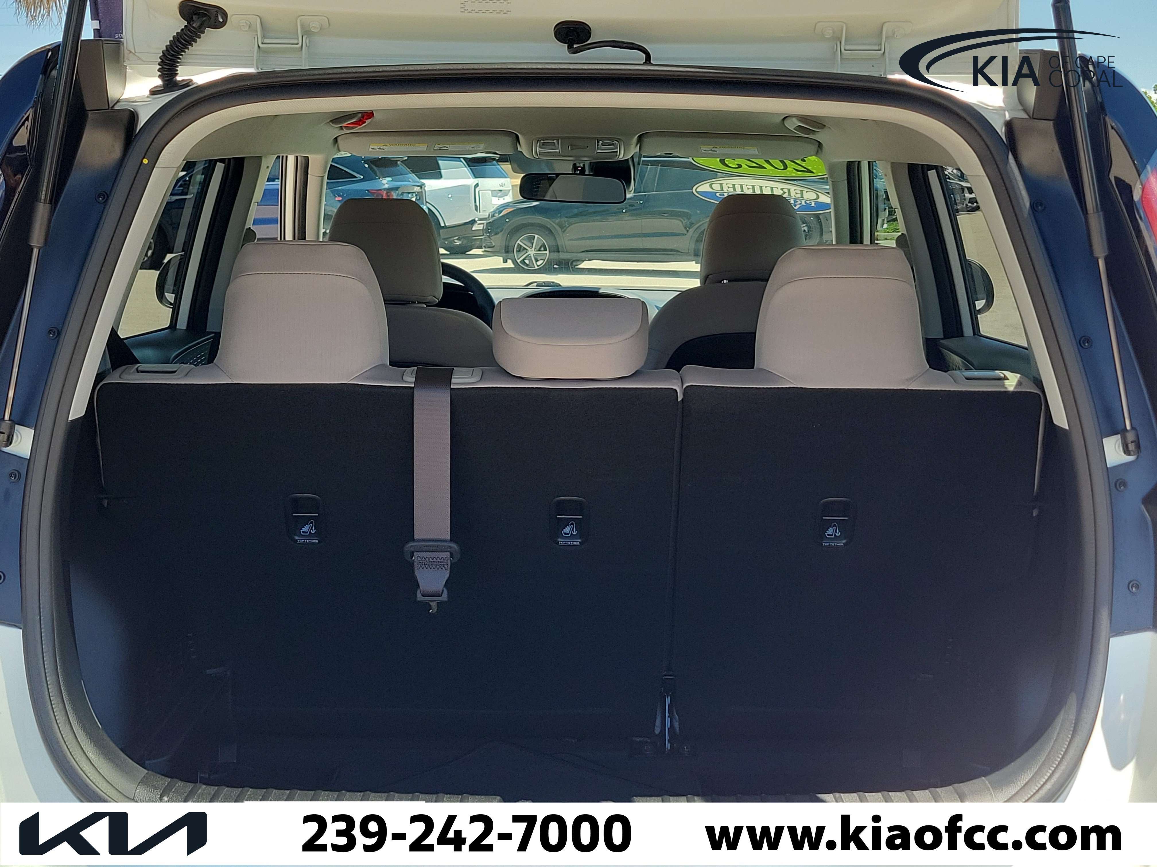 Used 2025 Kia Soul LX FWD image 11