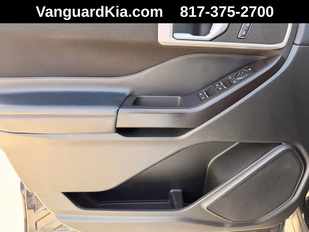 Used 2020 Ford Explorer XLT image 17