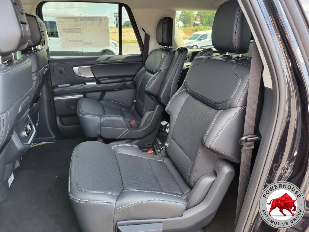 New 2027 Ford Expedition Max Platinum w/ Driver's Package RWD image 18