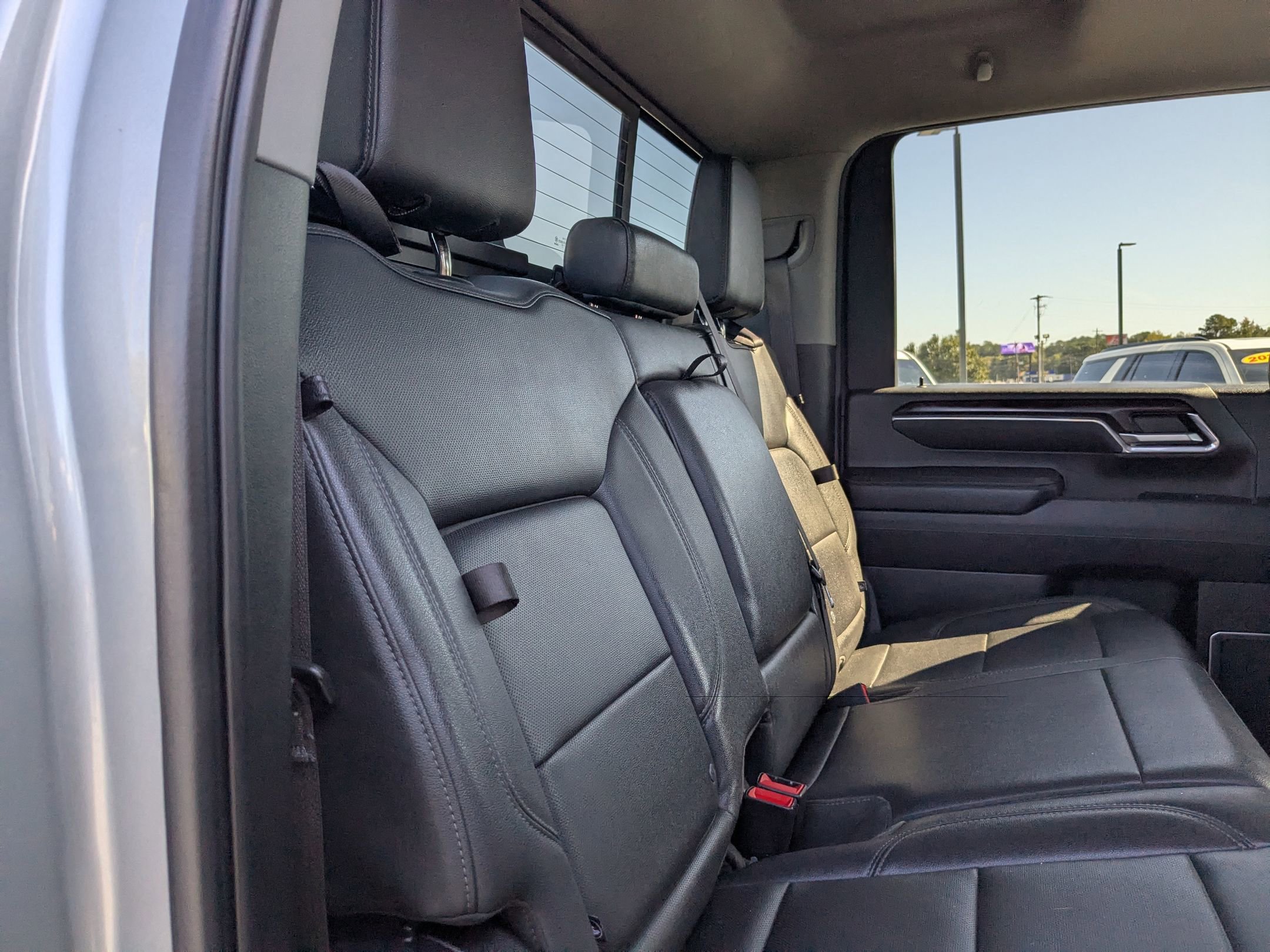 Used 2024 GMC Sierra 2500 SLT w/ SLT Premium Package image 28