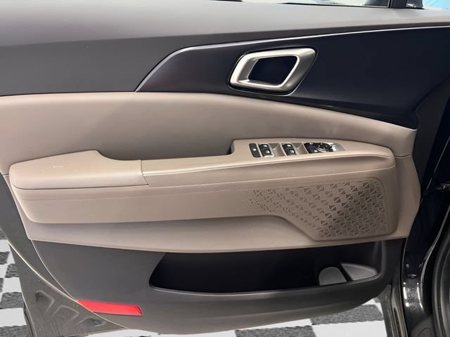 Used 2026 Kia Carnival FWD image 18