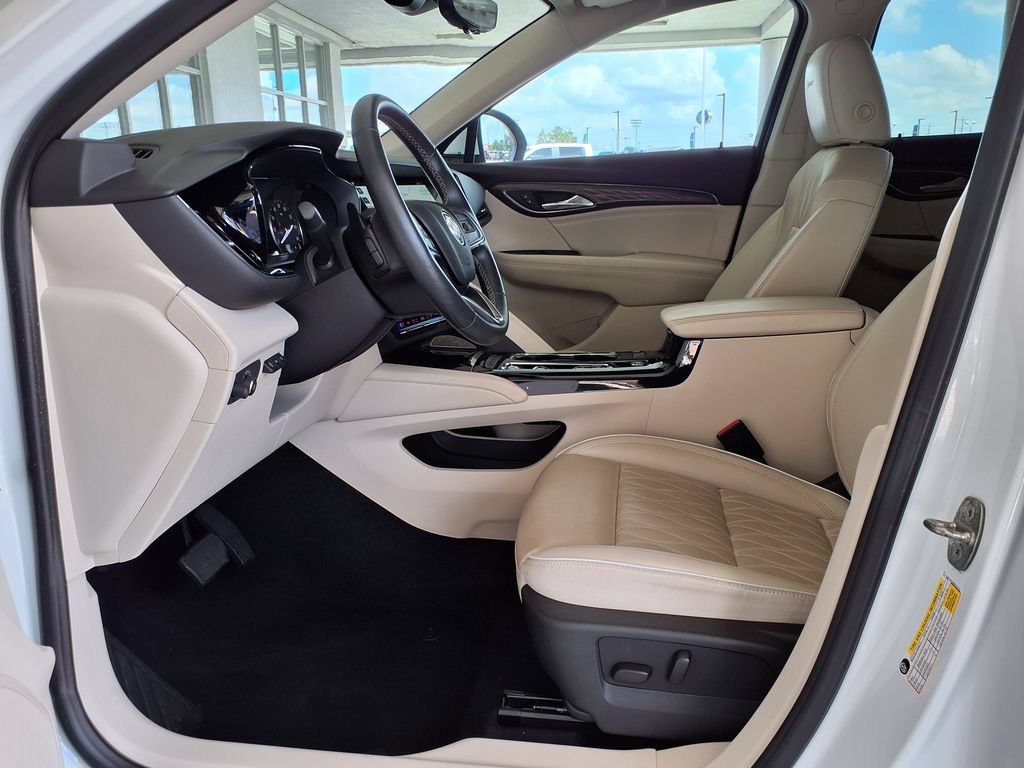 Used 2022 Buick Envision Avenir w/ Technology Package II FWD image 19