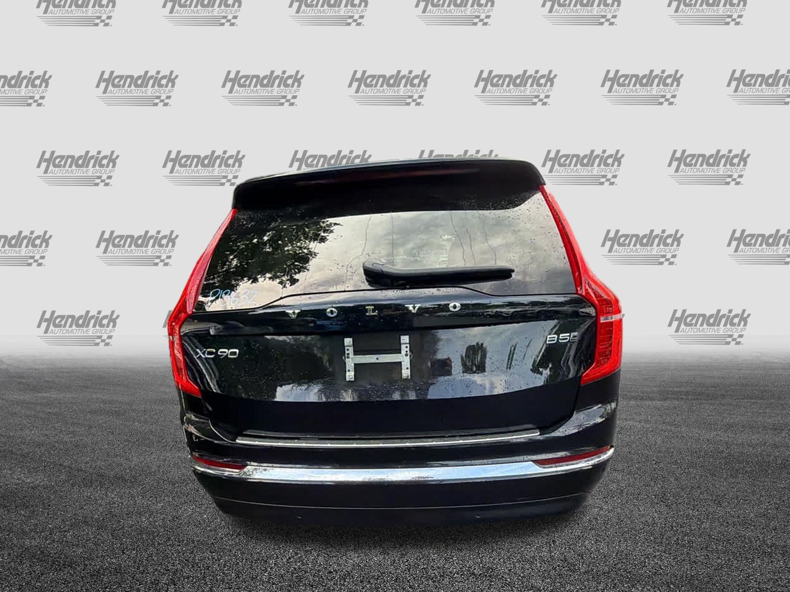 Used 2023 Volvo XC90 B5 Plus w/ Protection Package Premier AWD/4WD image 11