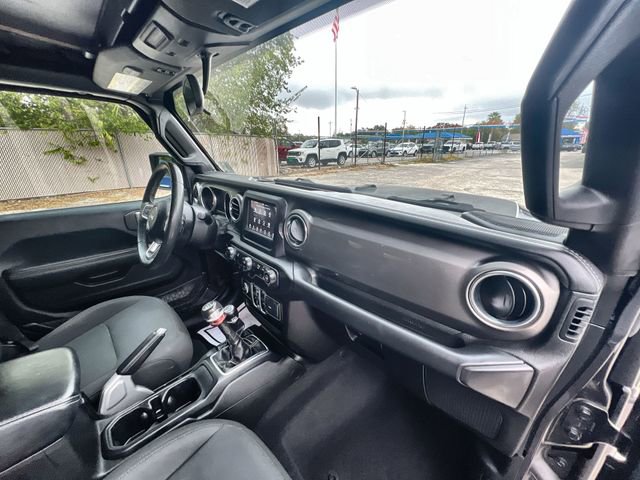 Used 2018 Jeep Wrangler Unlimited Sahara AWD/4WD image 28