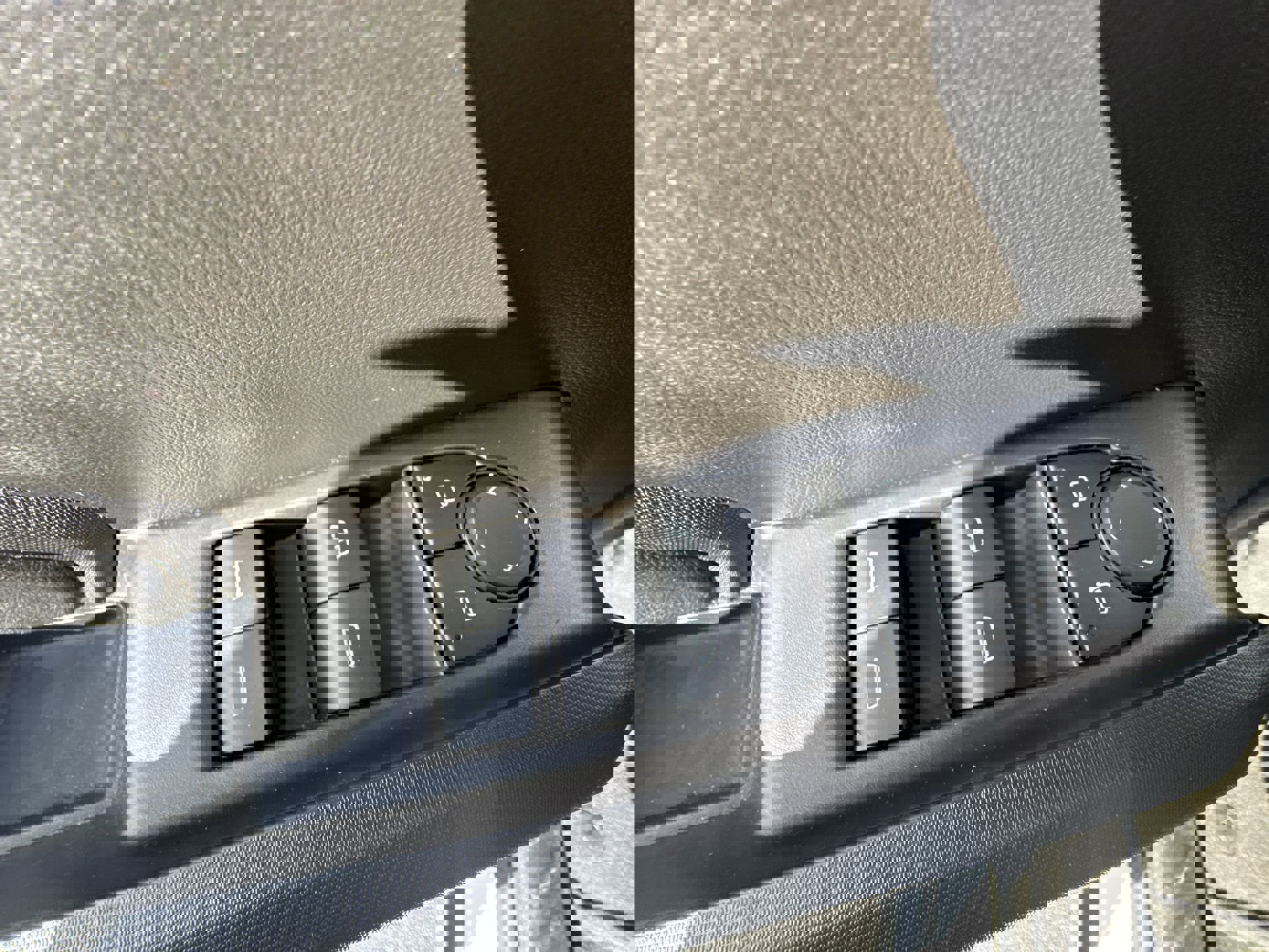 Used 2023 Chevrolet Colorado Trail Boss w/ Technology Package image 13