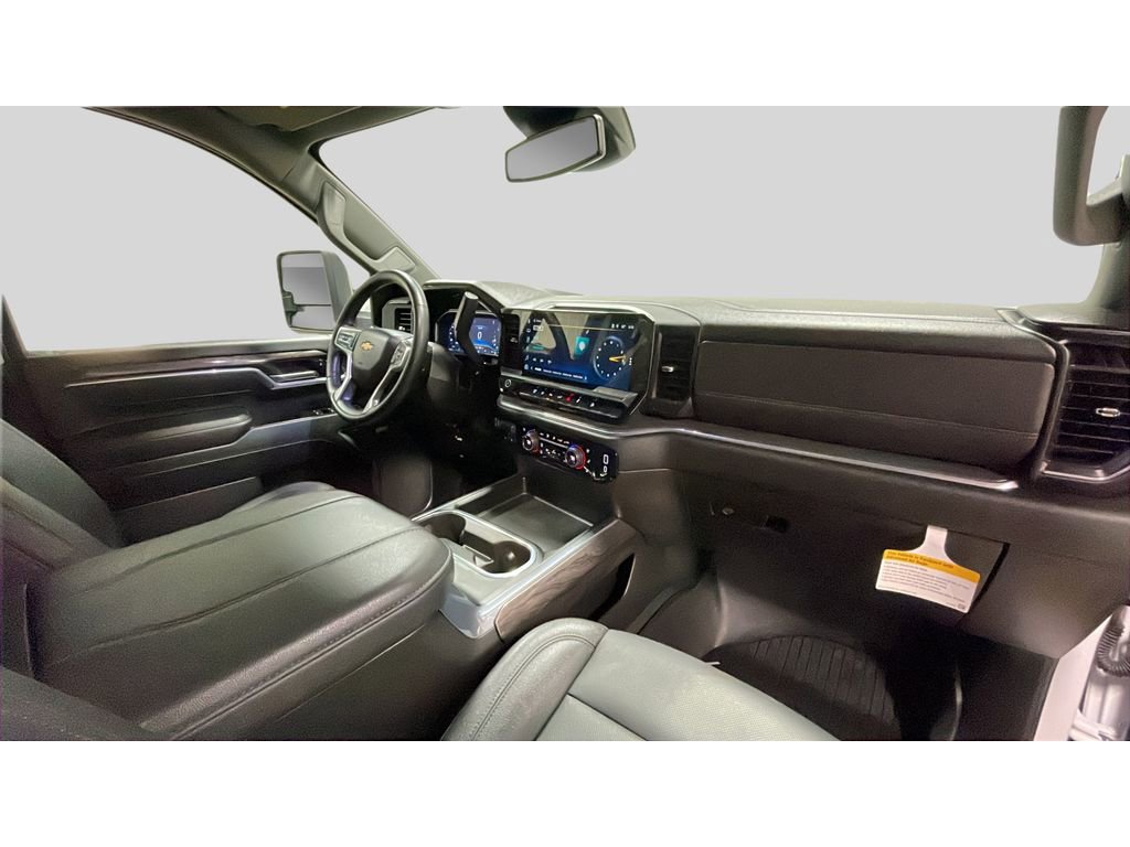 Used 2025 Chevrolet Silverado 3500 LTZ w/ LTZ Plus Package image 17